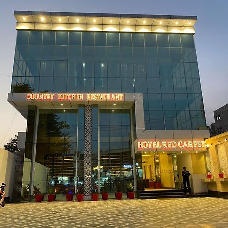 Hotel Red Carpet Tājganj Extérieur photo