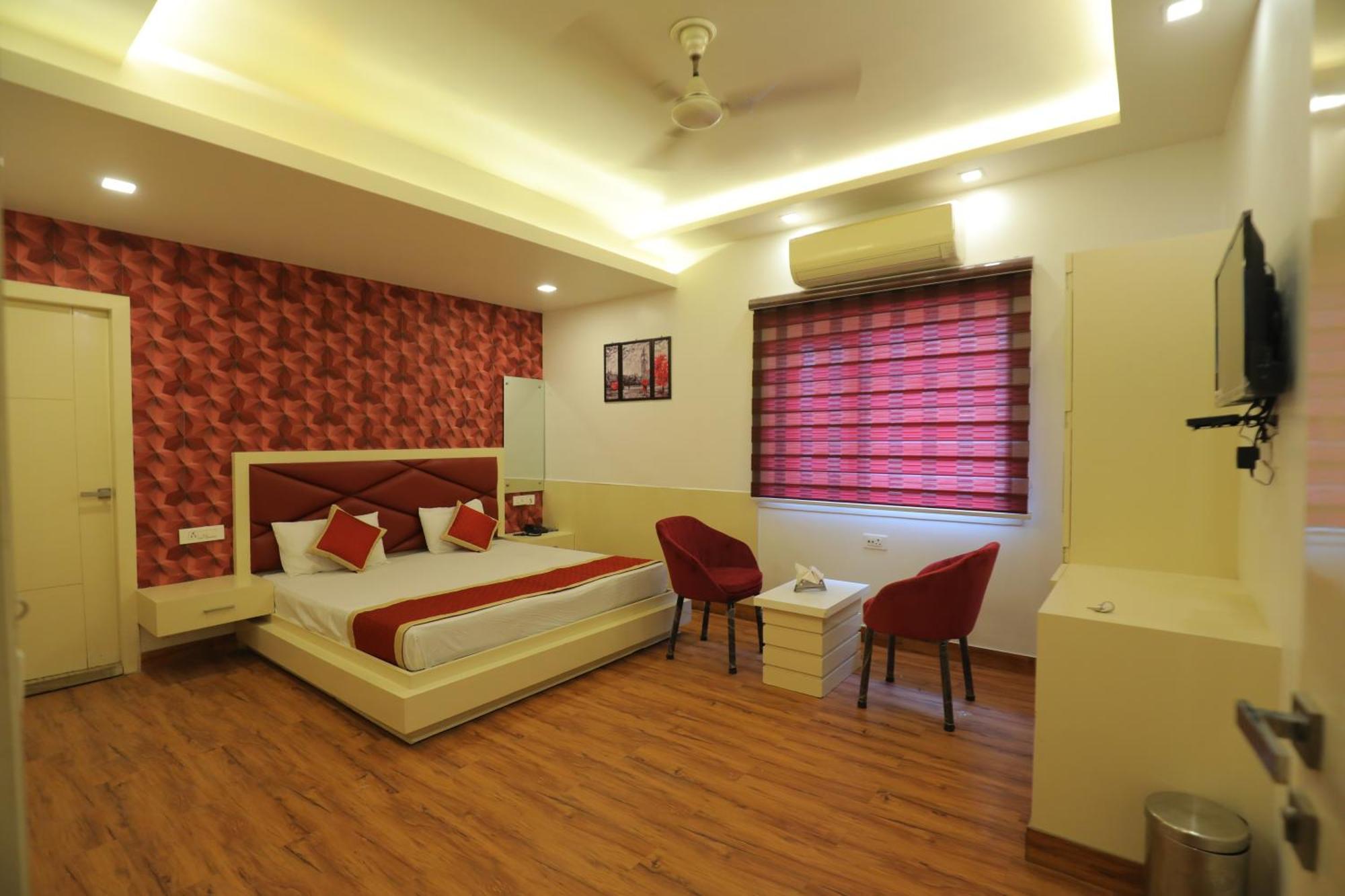 Hotel Red Carpet Tājganj Extérieur photo