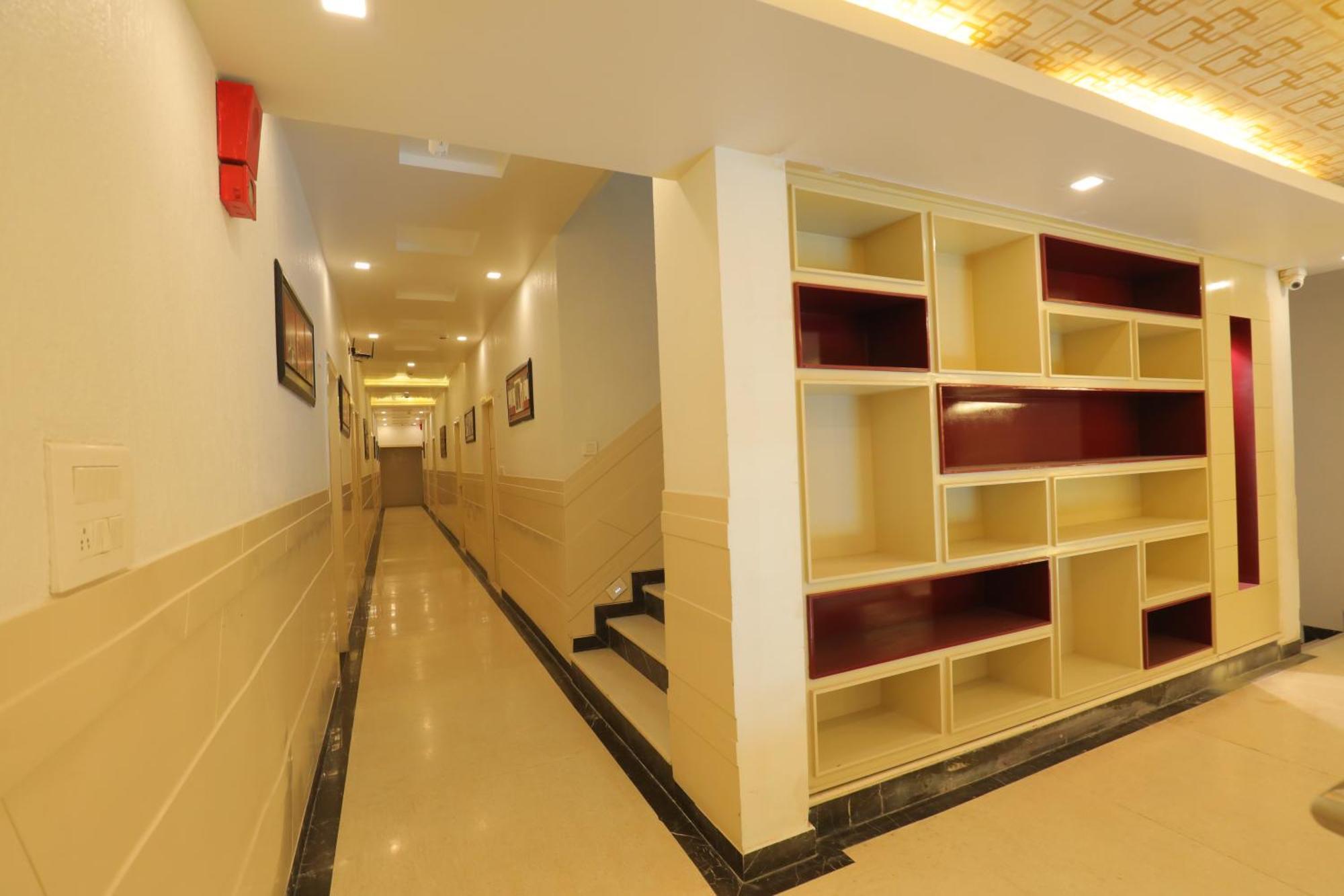 Hotel Red Carpet Tājganj Extérieur photo