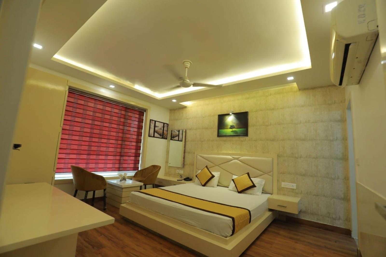Hotel Red Carpet Tājganj Chambre photo